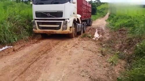 国产卡车走泥坑视频播放,国产卡车勇闯泥坑，性能实测大揭秘